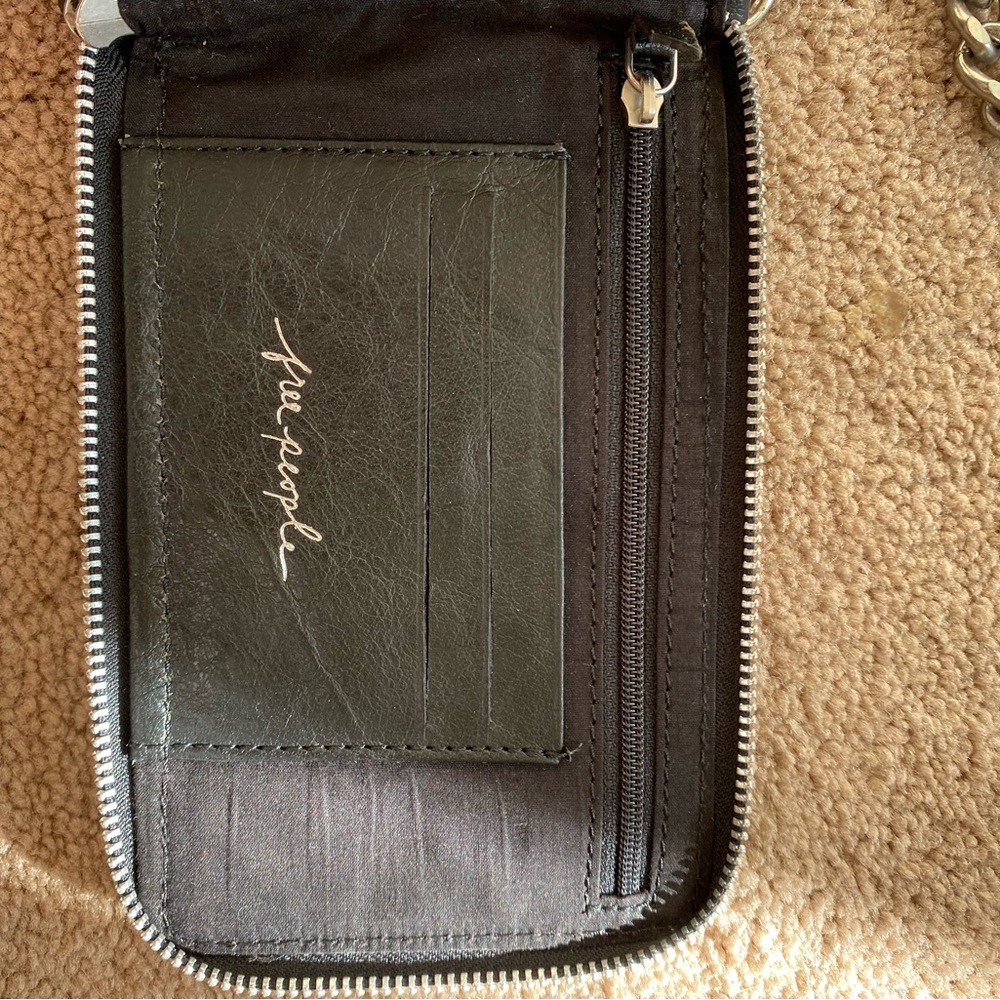 Chic Black Leather Crossbody Bag - Picture 5 of 6